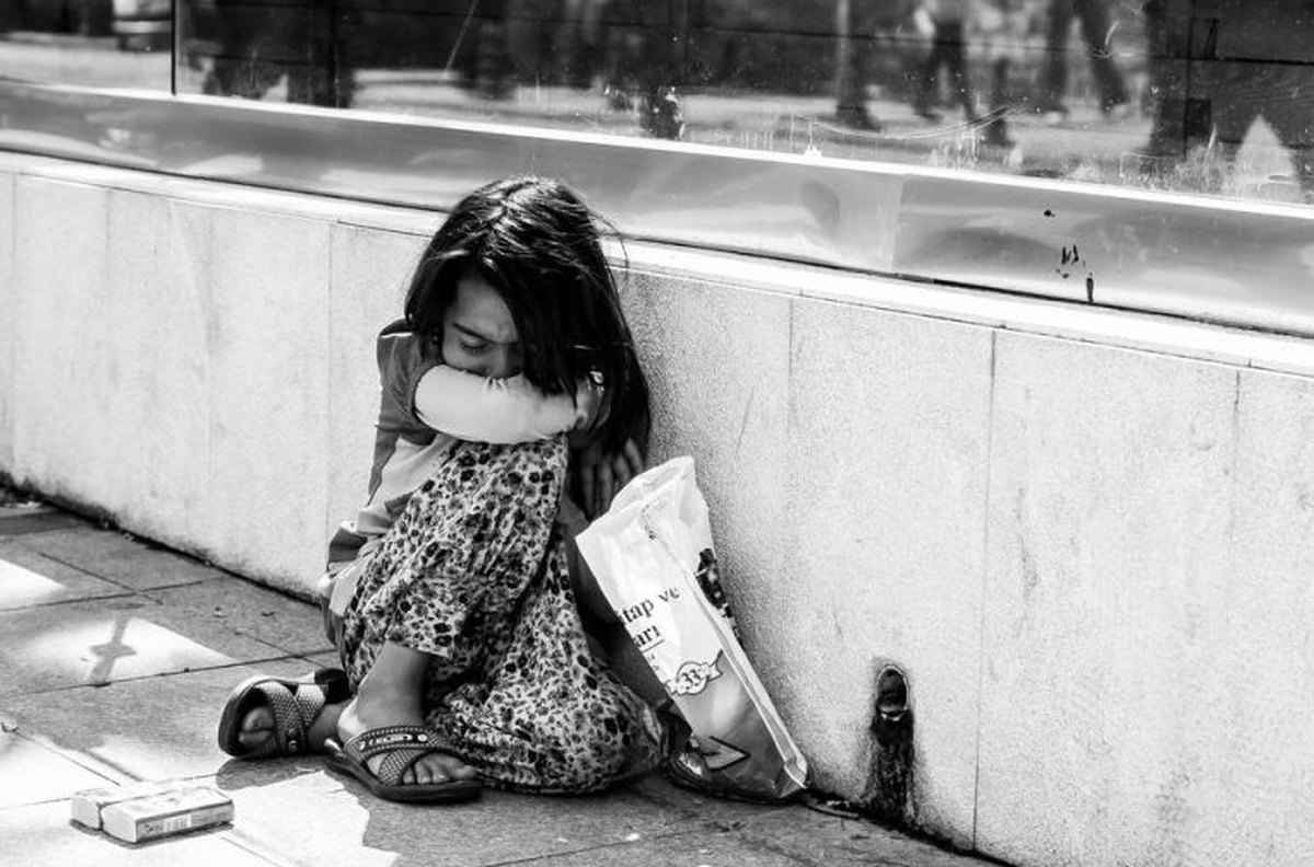شستنِ روی مرگ/ کودکان کار در قبرستان چه می‌کنند؟